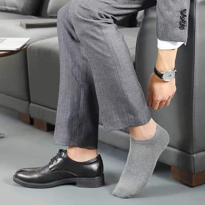 Sweat-absorbent and deodorant cotton socks for men and women